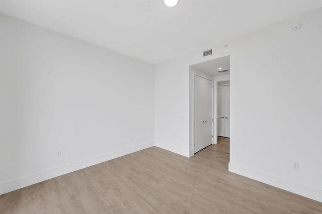 220 Lake Shore Drive 1823, Lake Park, FL 33403