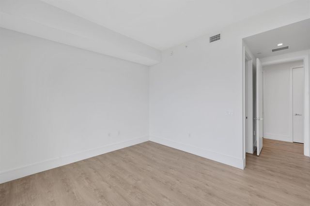 220 Lake Shore Drive 1823, Lake Park, FL 33403
