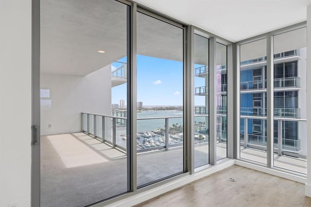220 Lake Shore Drive 1823, Lake Park, FL 33403