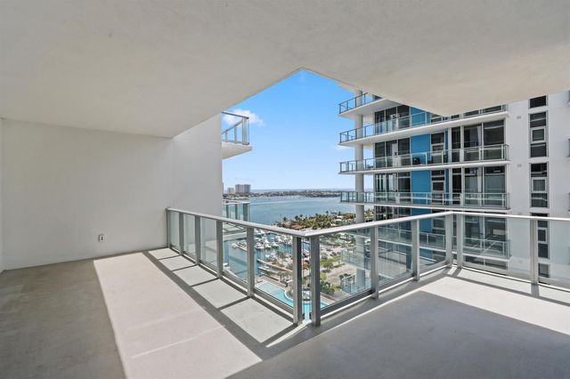 220 Lake Shore Drive 1823, Lake Park, FL 33403