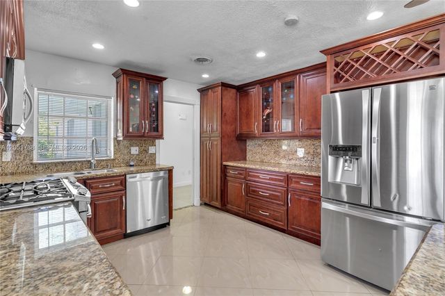 9710 SW 159th St, Miami, FL 33157