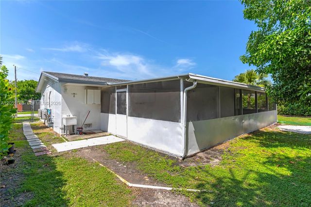 9710 SW 159th St, Miami, FL 33157