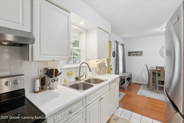 6223 Beechfield Drive, Lansing, MI 48911