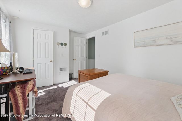 6223 Beechfield Drive, Lansing, MI 48911