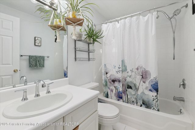 6223 Beechfield Drive, Lansing, MI 48911