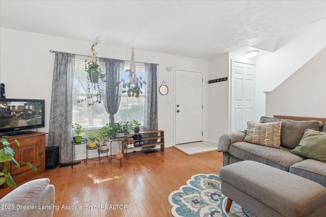 6223 Beechfield Drive, Lansing, MI 48911