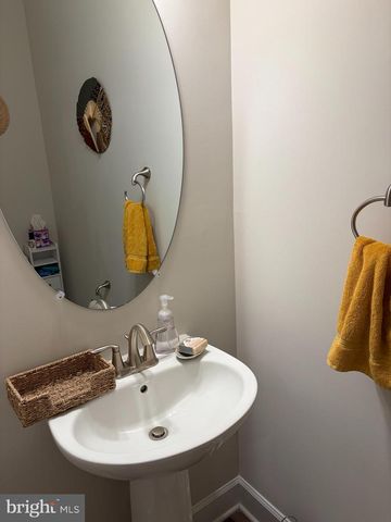 43424 STONEWOOD CROSSING TER, Ashburn, VA 20148