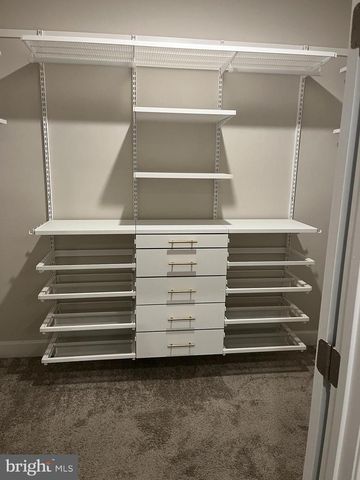 43424 STONEWOOD CROSSING TER, Ashburn, VA 20148