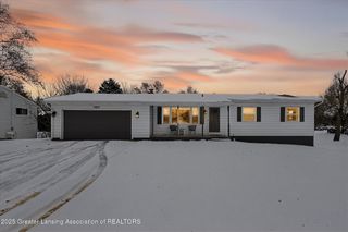 611 S Canal Road, Lansing, MI 48917