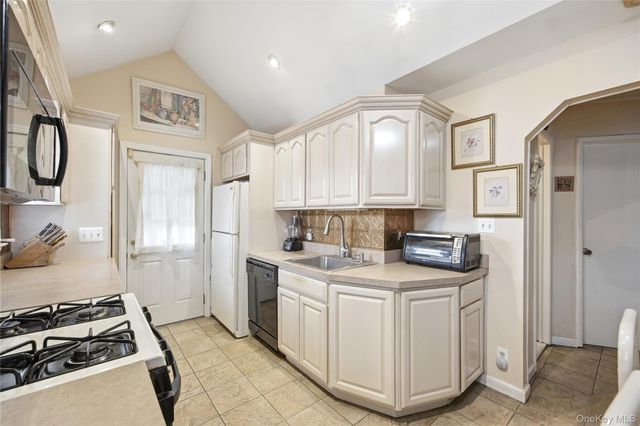 112 Judith Lane, Valley Stream, NY 11580