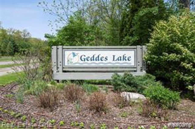 733 Watersedge Drive, Ann Arbor, MI 48105