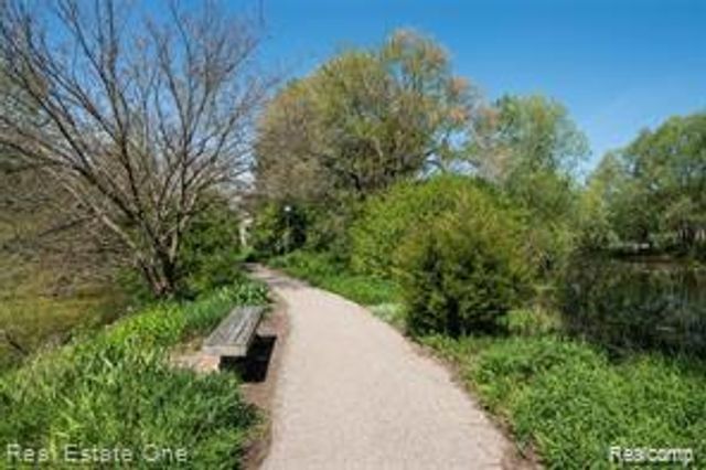 733 Watersedge Drive, Ann Arbor, MI 48105