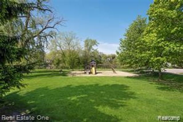 733 Watersedge Drive, Ann Arbor, MI 48105