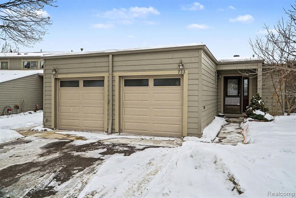 733 Watersedge Drive, Ann Arbor, MI 48105