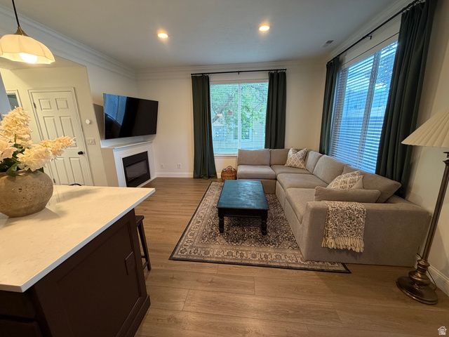 9457 S HIDDEN POINT DR, Sandy, UT 84070