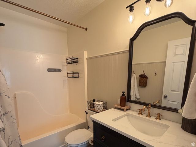 9457 S HIDDEN POINT DR, Sandy, UT 84070