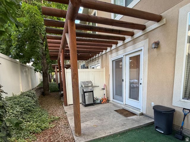 9457 S HIDDEN POINT DR, Sandy, UT 84070