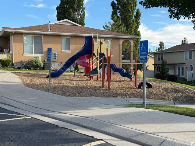 9457 S HIDDEN POINT DR, Sandy, UT 84070