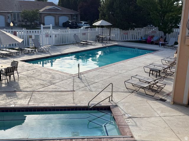 9457 S HIDDEN POINT DR, Sandy, UT 84070