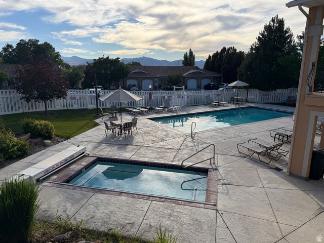 9457 S HIDDEN POINT DR, Sandy, UT 84070