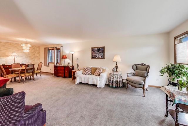 10524 Camelot Street, Westchester, IL 60154