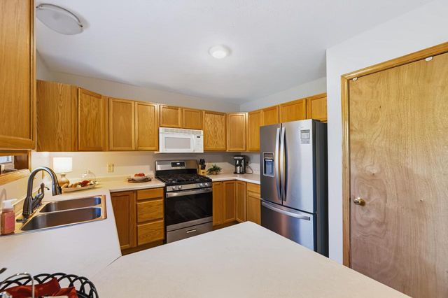 600 Brookstone WAY, Watertown, WI 53094