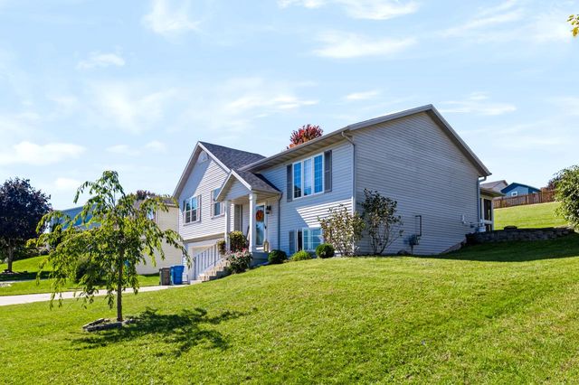 600 Brookstone WAY, Watertown, WI 53094