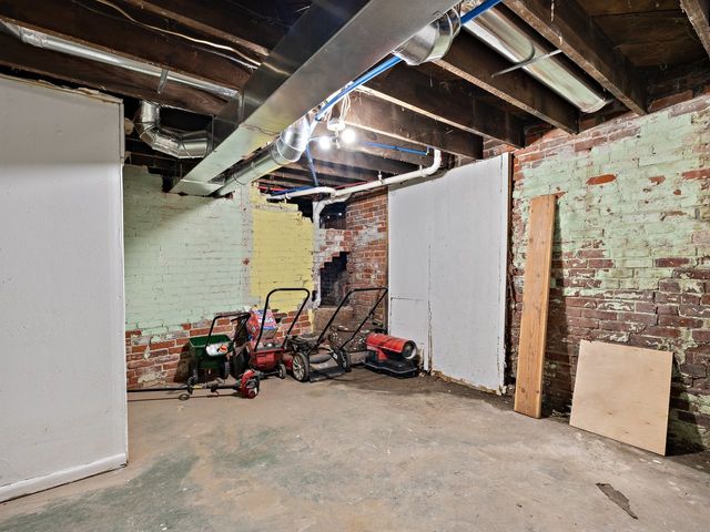 1546 12th Avenue, Moline, IL 61265