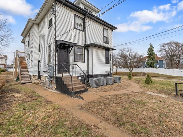 1546 12th Avenue, Moline, IL 61265