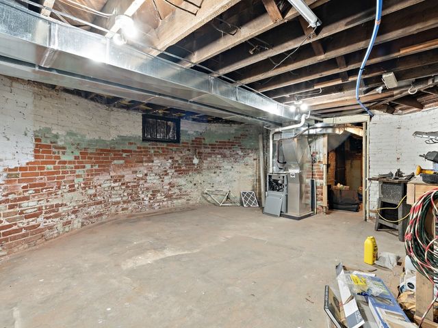 1546 12th Avenue, Moline, IL 61265