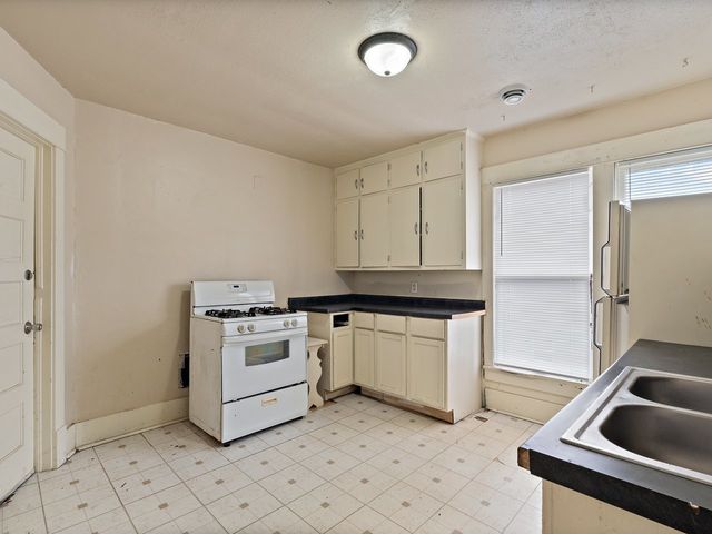 1546 12th Avenue, Moline, IL 61265