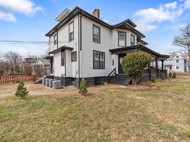 1546 12th Avenue, Moline, IL 61265