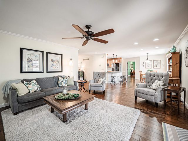 610 Salem Court, Evansville, IN 47715