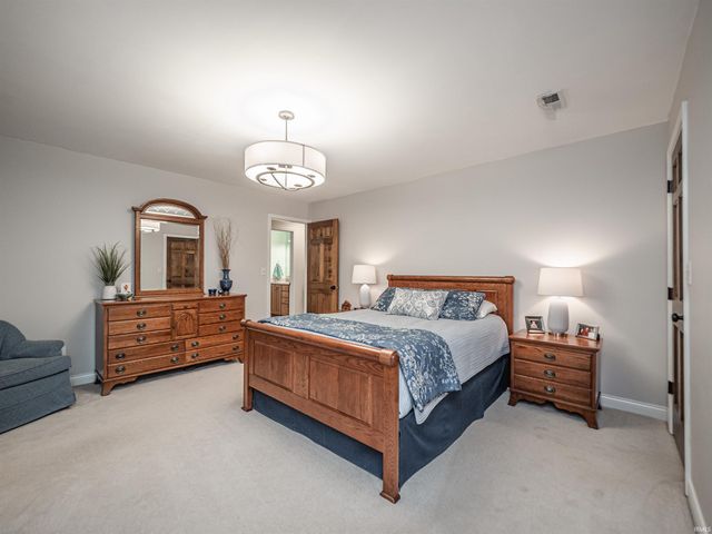 610 Salem Court, Evansville, IN 47715