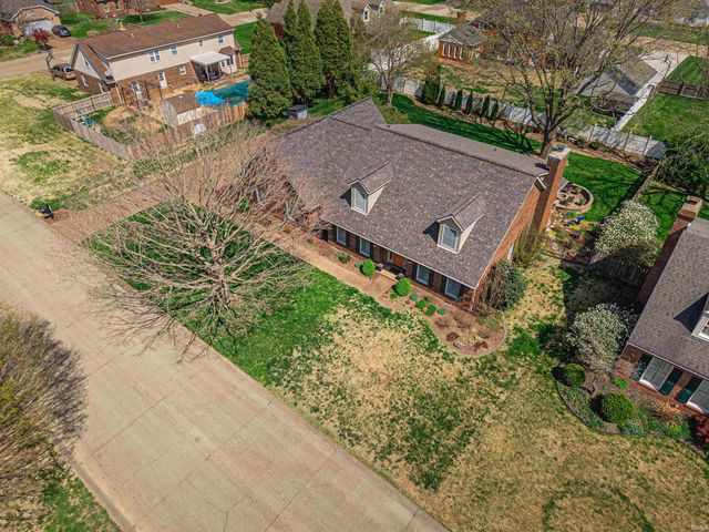 610 Salem Court, Evansville, IN 47715