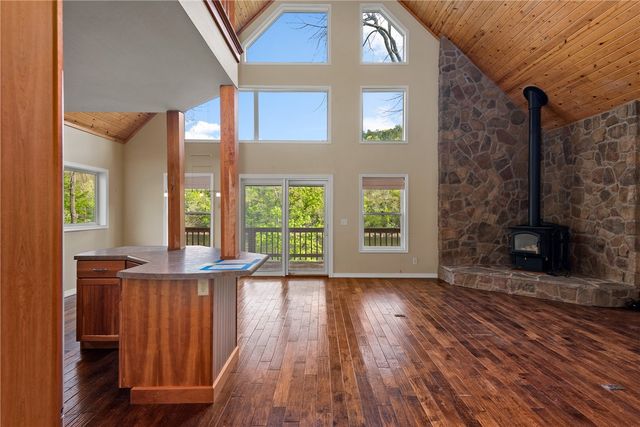 104 Wheatstone Place, Cotter, AR 72626