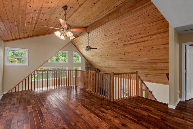 104 Wheatstone Place, Cotter, AR 72626