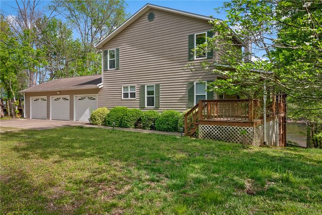 104 Wheatstone Place, Cotter, AR 72626