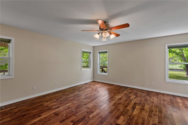 104 Wheatstone Place, Cotter, AR 72626