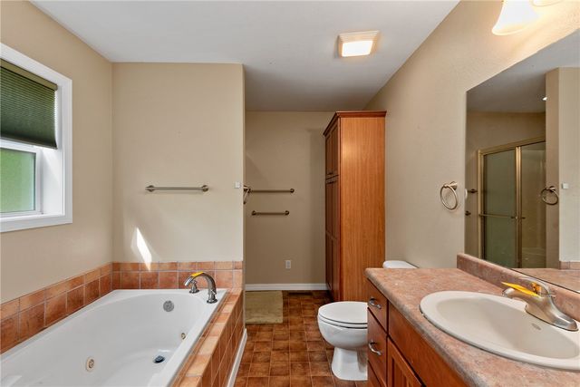 104 Wheatstone Place, Cotter, AR 72626