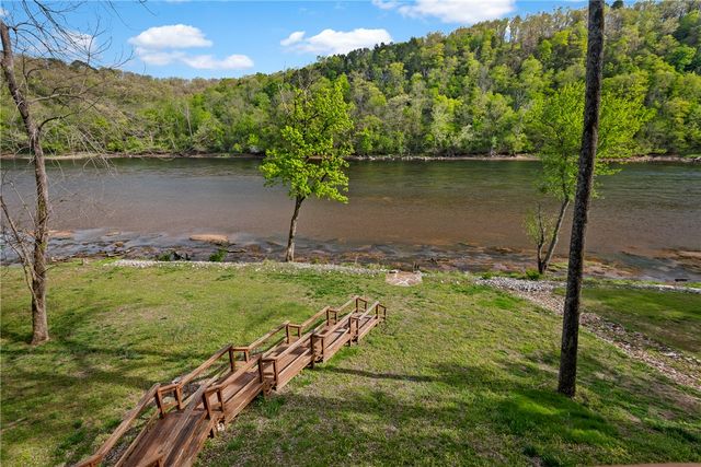 104 Wheatstone Place, Cotter, AR 72626