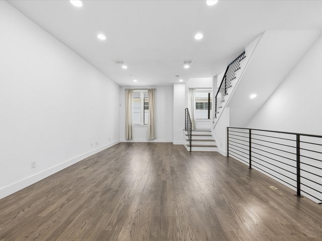 1920 Dowgate Court, Dallas, TX 75204