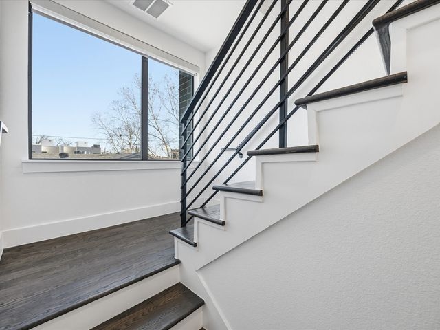 1920 Dowgate Court, Dallas, TX 75204