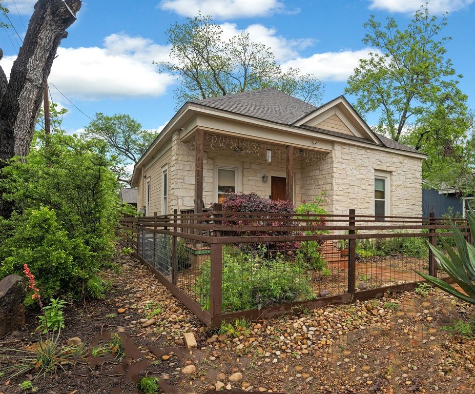 2300 Willow ST, Austin, TX 78702