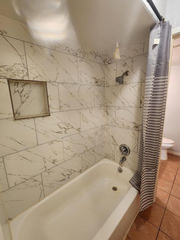 5665 Birchmont Drive H, Houston, TX 77091