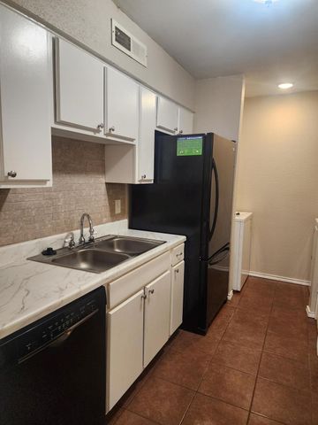 5665 Birchmont Drive H, Houston, TX 77091