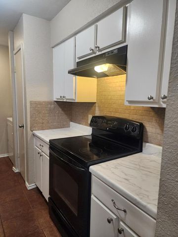5665 Birchmont Drive H, Houston, TX 77091