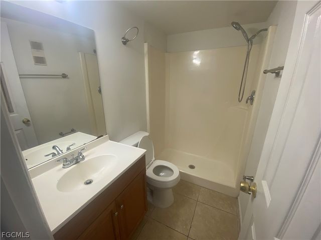 2670 Park Windsor DR 405, Fort Myers, FL 33901