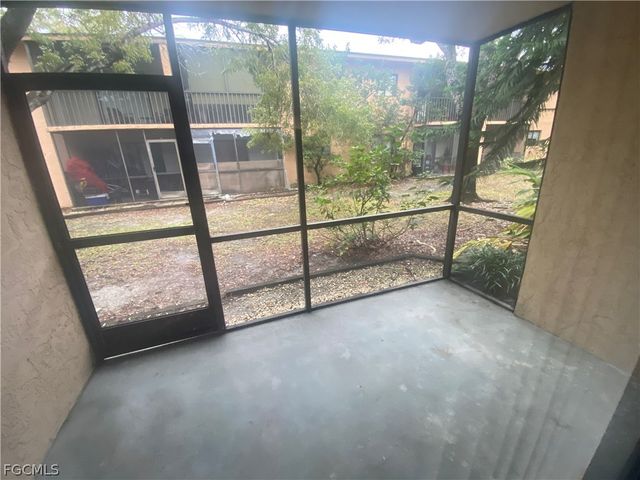 2670 Park Windsor DR 405, Fort Myers, FL 33901