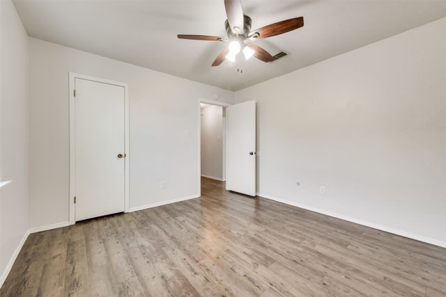 1804 Ridgeview Plaza, Mesquite, TX 75149